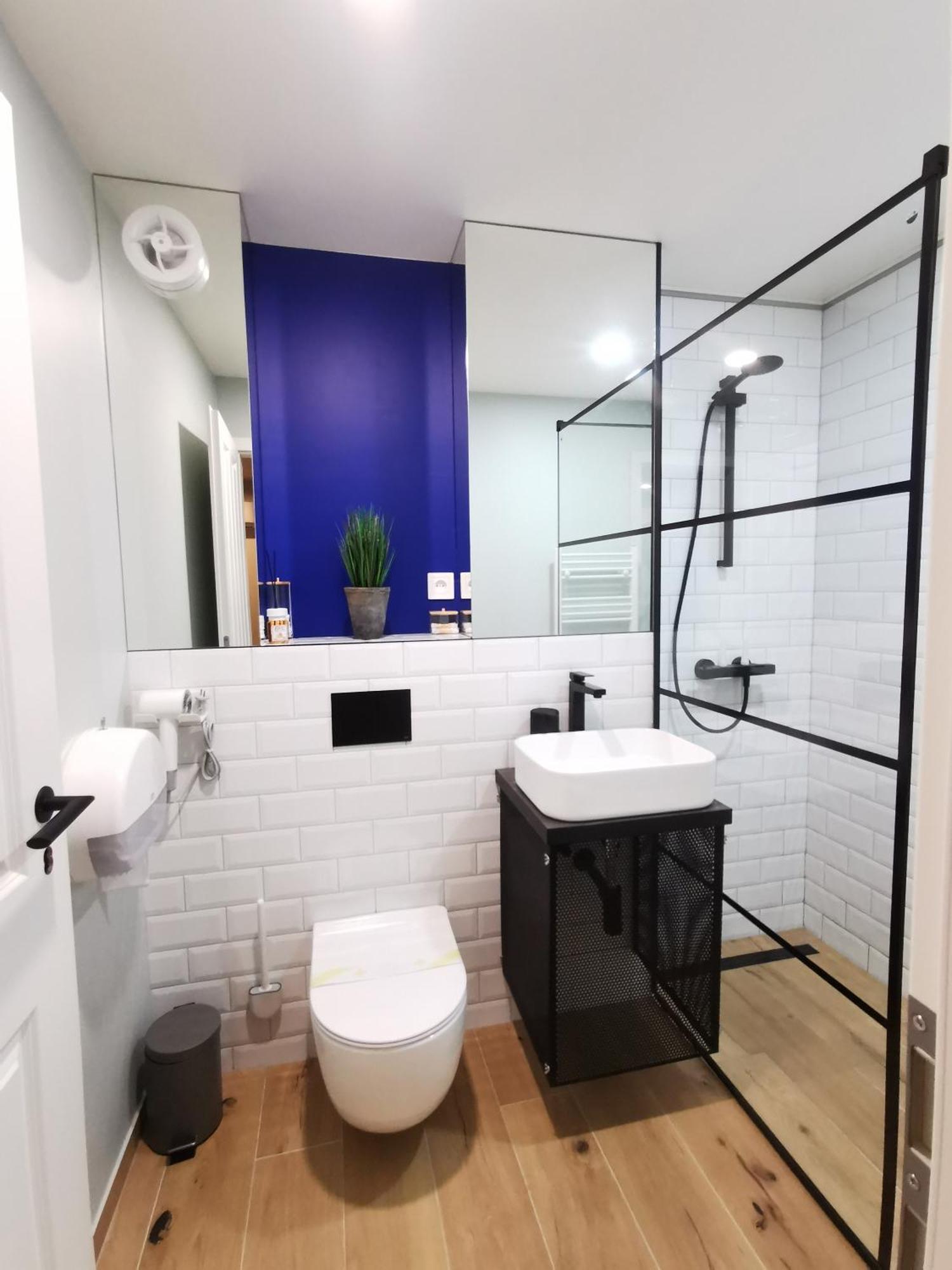Noir Apartment Hateg Ngoại thất bức ảnh